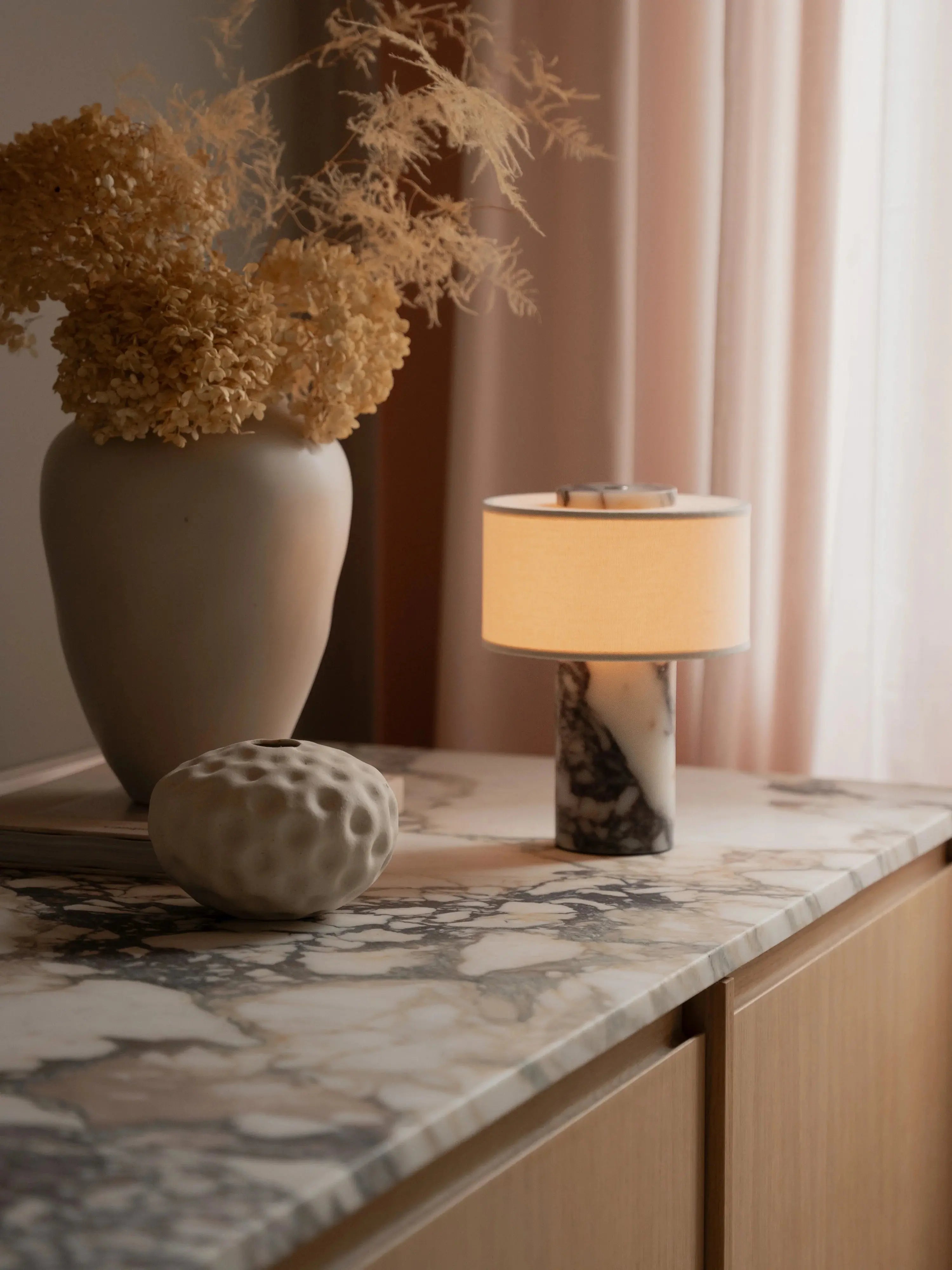 AurÃ­e Portable Lamp | Calacatta Viola Blossholm
