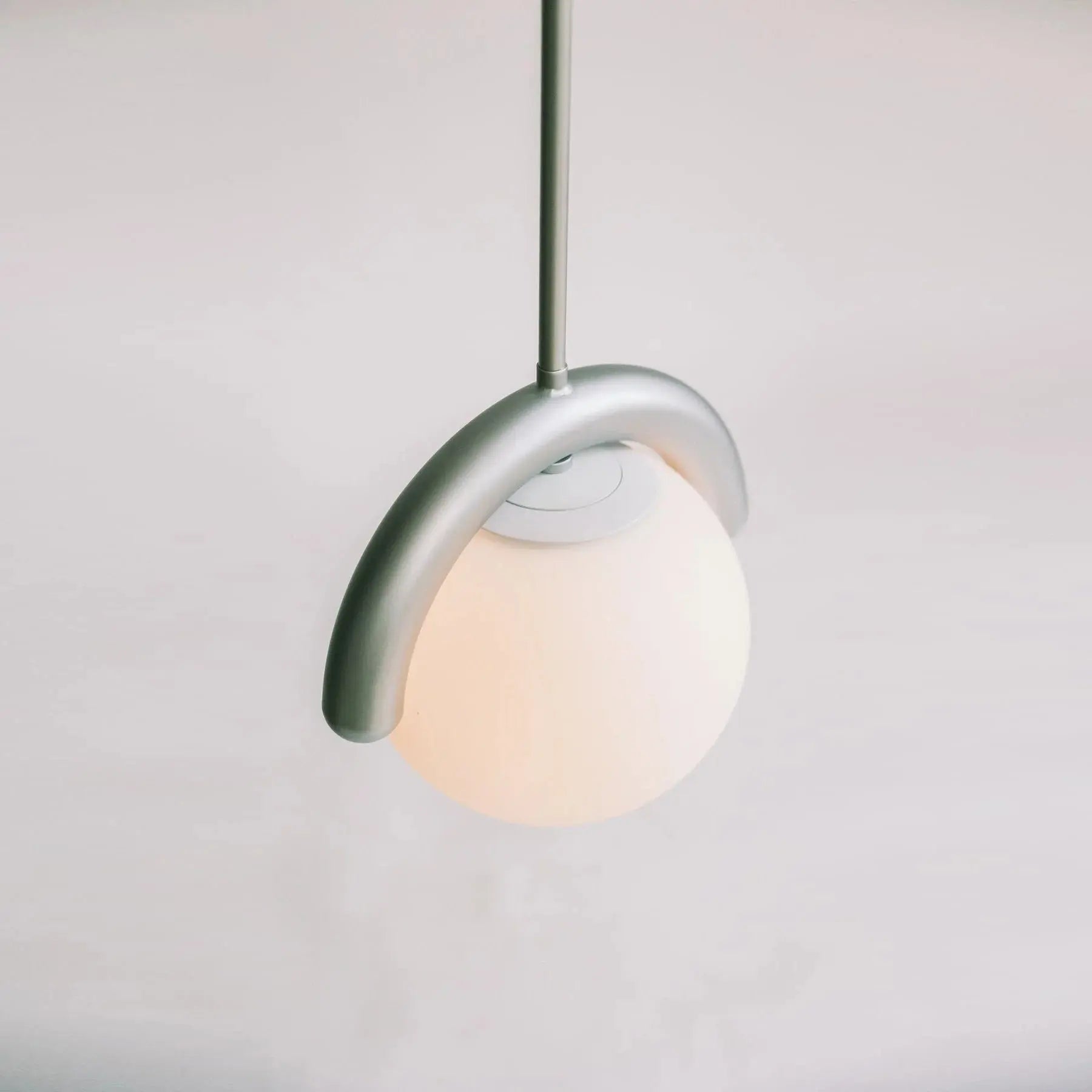 Uveta Linear Chandelier Red&Silver Uveta
