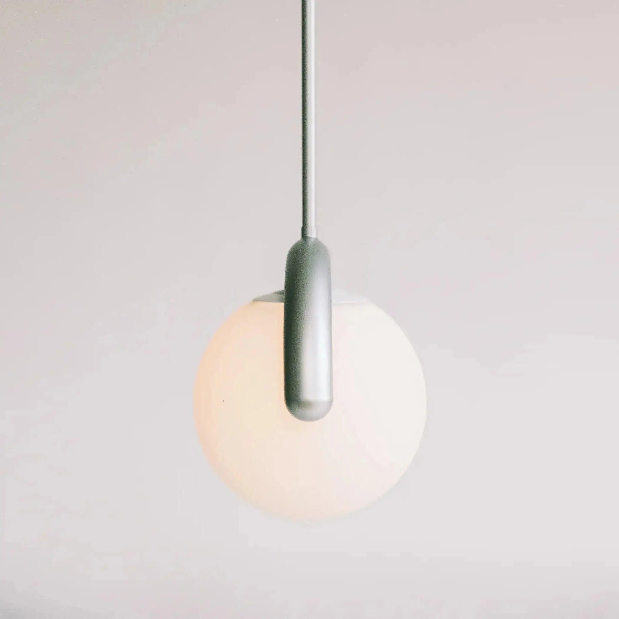 Uveta Linear Chandelier Red&Silver Uveta